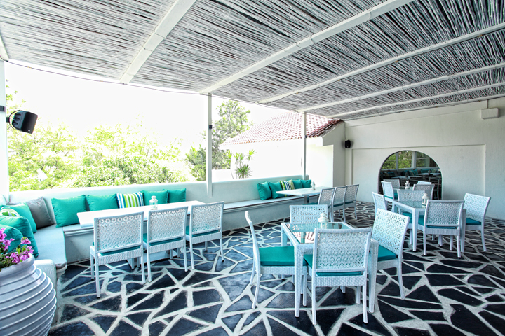 the-blue-door-restaurant-01