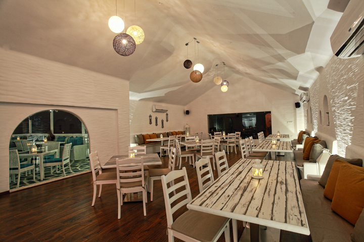 the-blue-door-restaurant-05