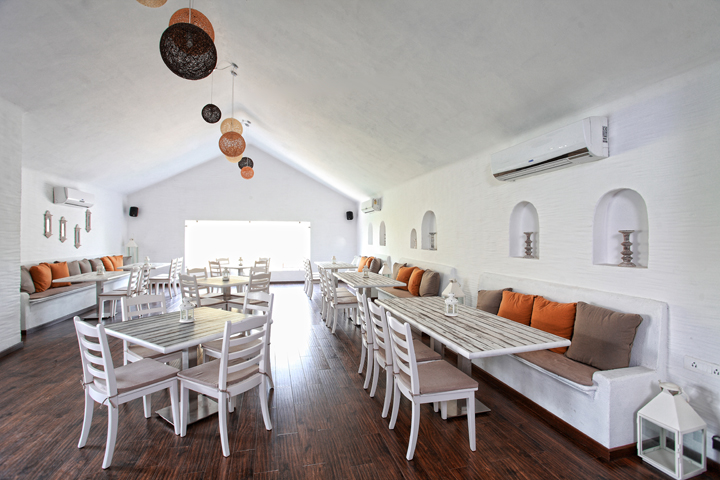 the-blue-door-restaurant-08