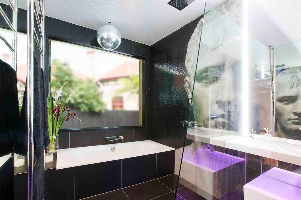 a-modern-seamless-bathroom-11