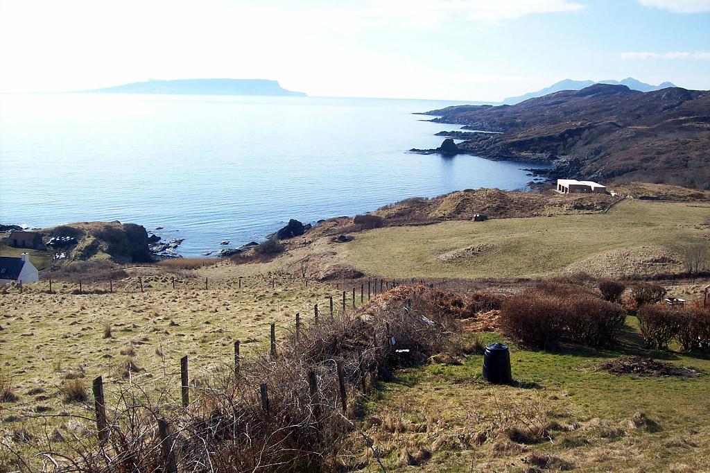 tigh-port-na-long-01