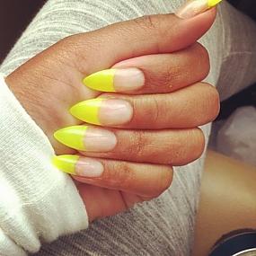 ways-to-rock-neon-nails-11