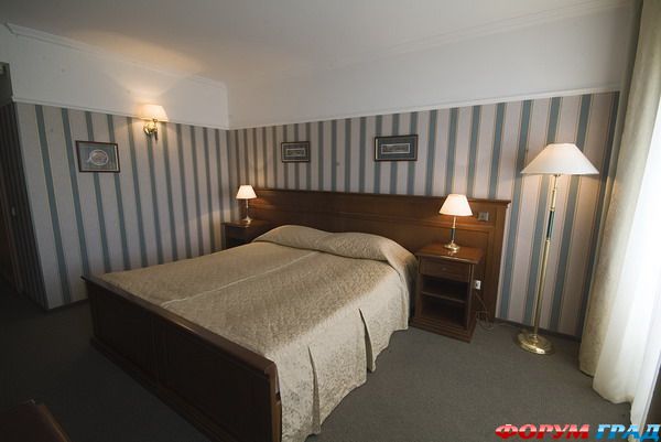 Отель Дафна