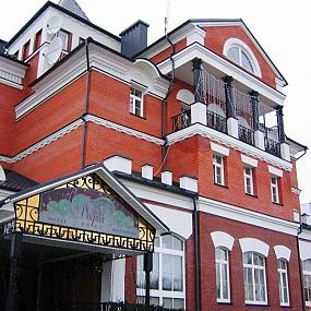 Отель Дафна