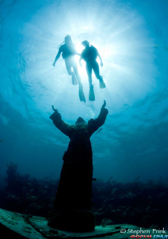 Подводная Статуя Иисуса Христа2