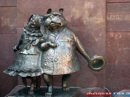 Необычные скульптуры по всей России