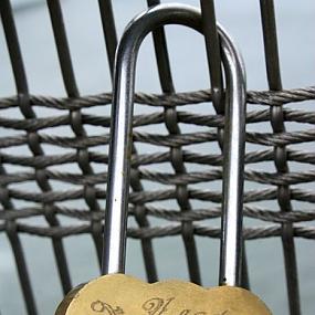 Замочки в Париже 17