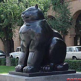 Памятник кошке в Ереване