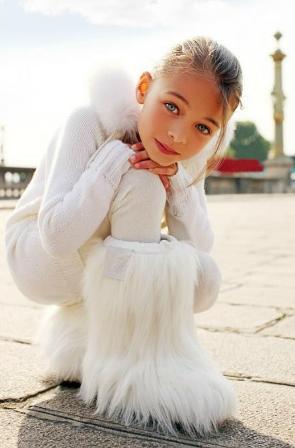 Odezhda dlya devochek