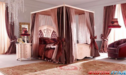 Кровать с балдахином