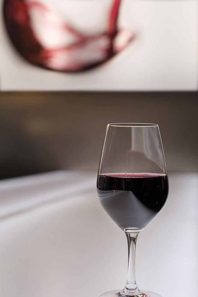 la-cave-a-vin-9-wine-bar-by-cyrille-druart-paris-14