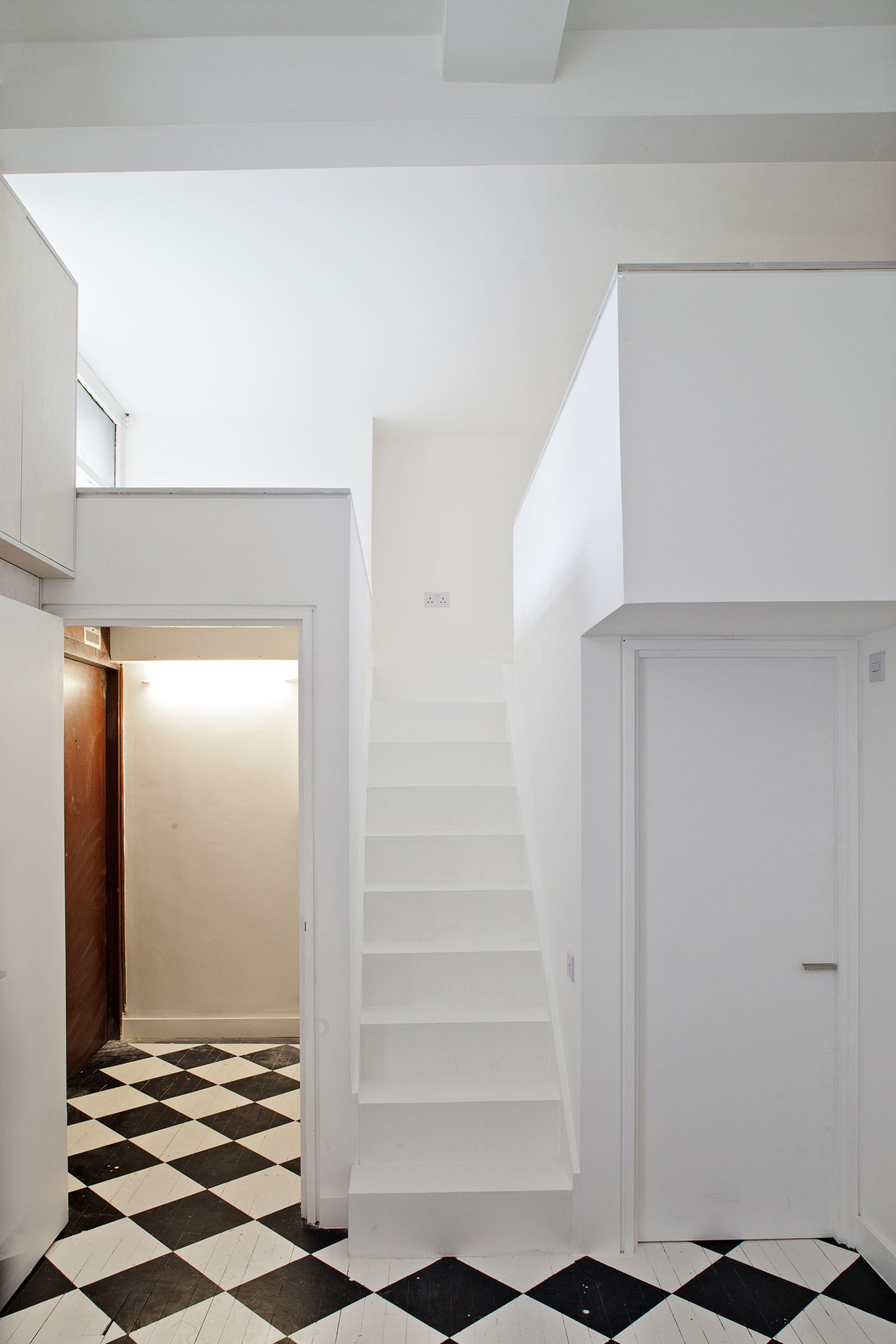 apartment-house-by-russian-08