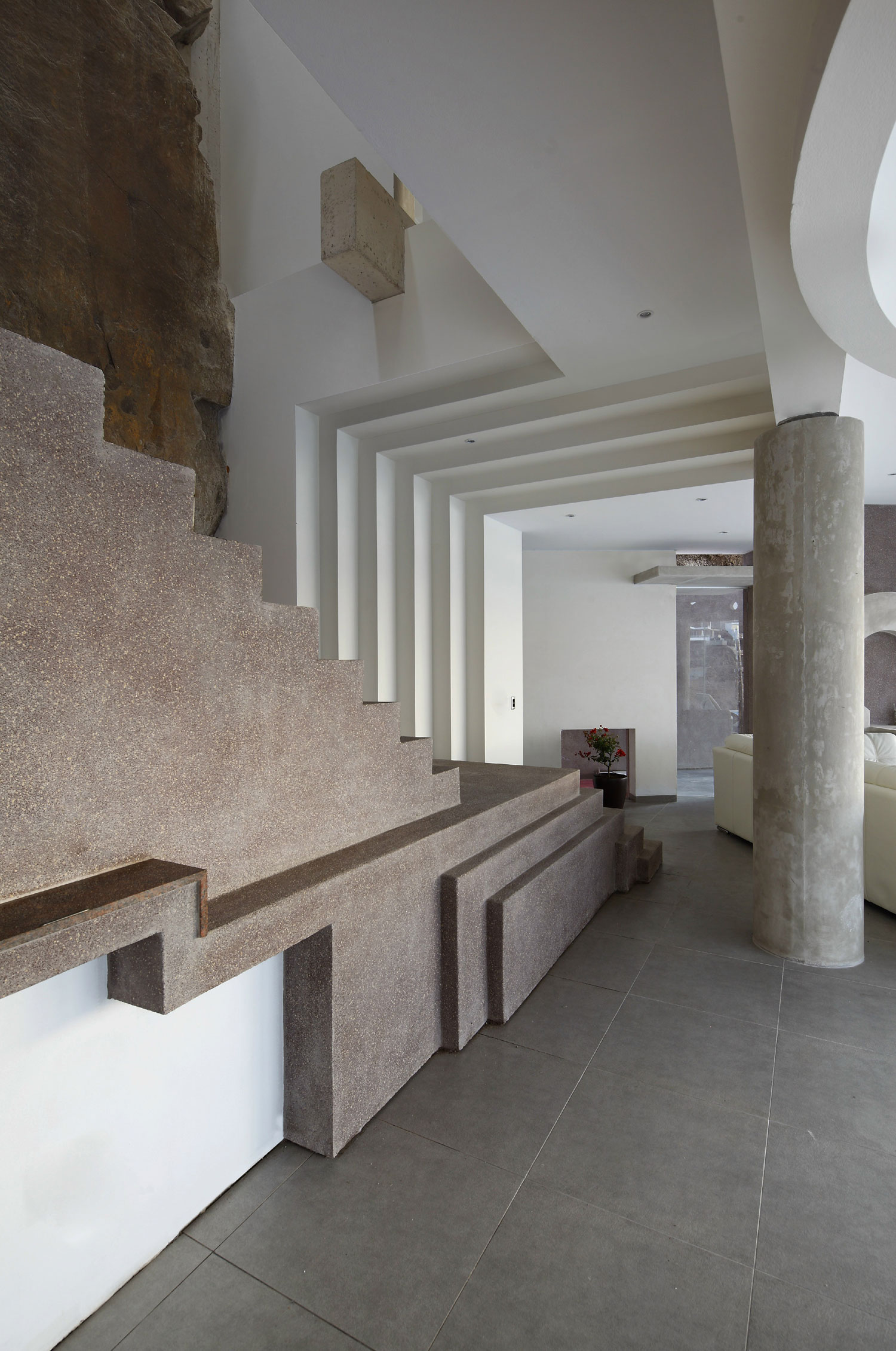 Дизайн интерьера дома Veronica Beach House с великолепным видом на побережье в Лима, Перу