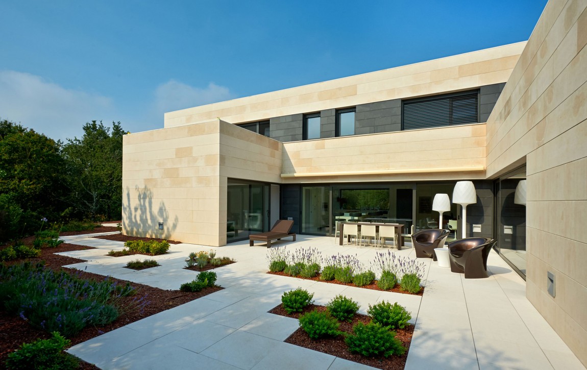 Уютный семейный дом Casa Bilbaína в Бильбао от Foraster Arquitectos