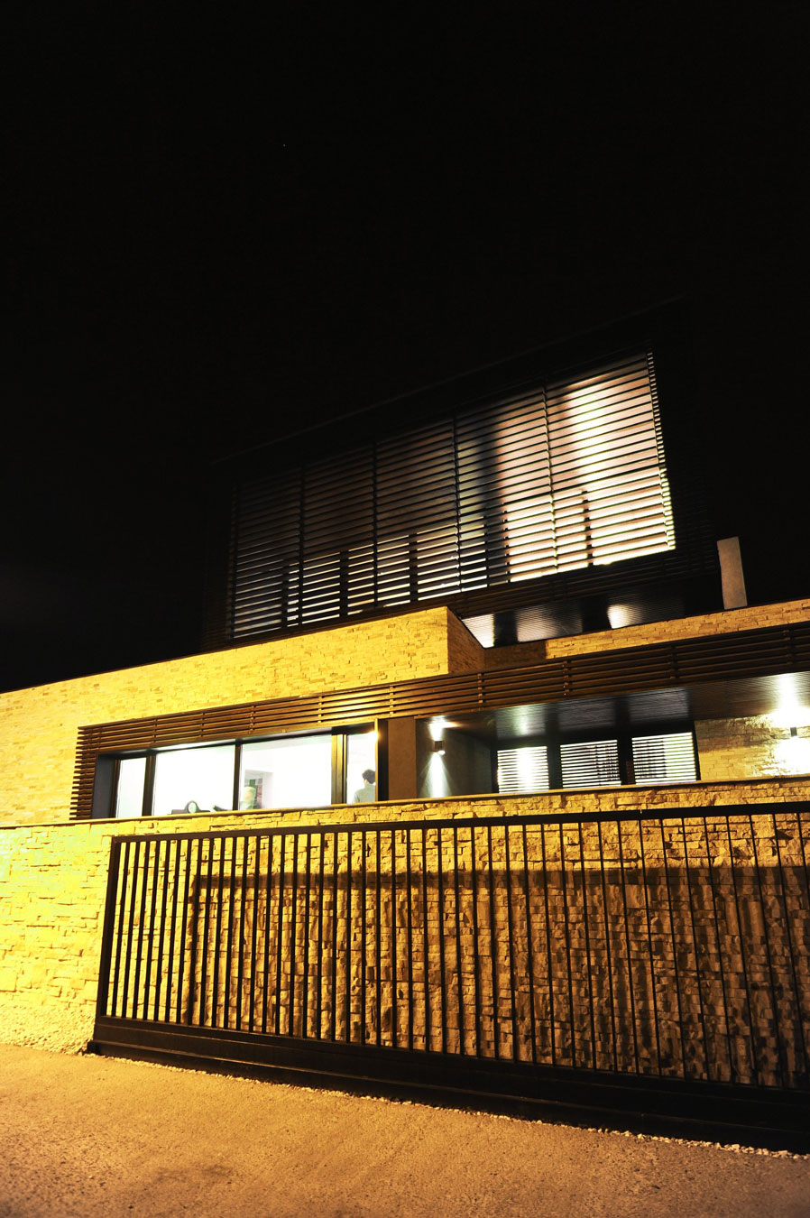 ДИзайн интерьера дома из дерева и камня A.B. House в Тимишоара, Румыния