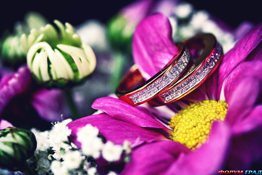 ring-and-flowers-115