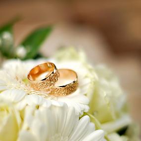 ring-and-flowers-69