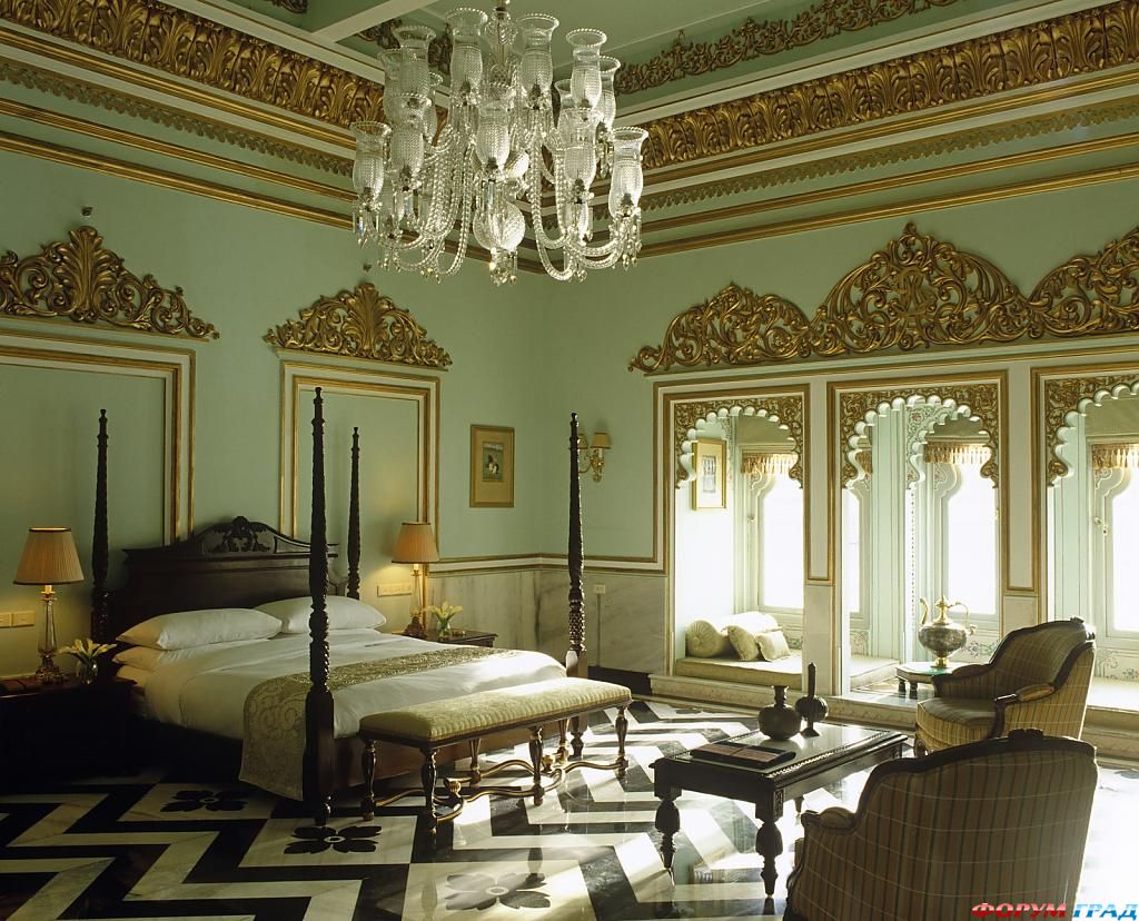 lake-palace-hotel-15