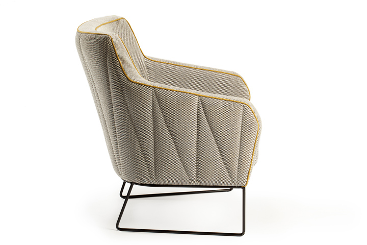 croix-armchair-by-mambo-unlimited-ideas-02