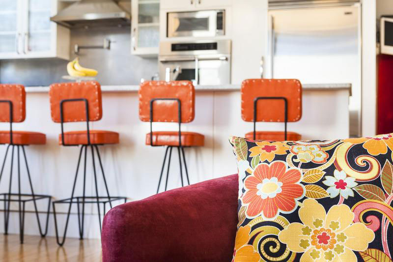 a-vibrant-apartment-14