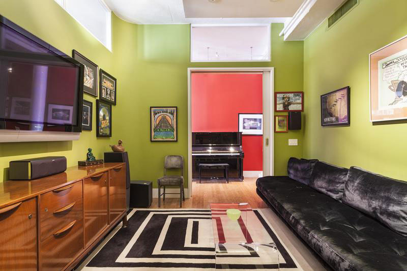 a-vibrant-apartment-7