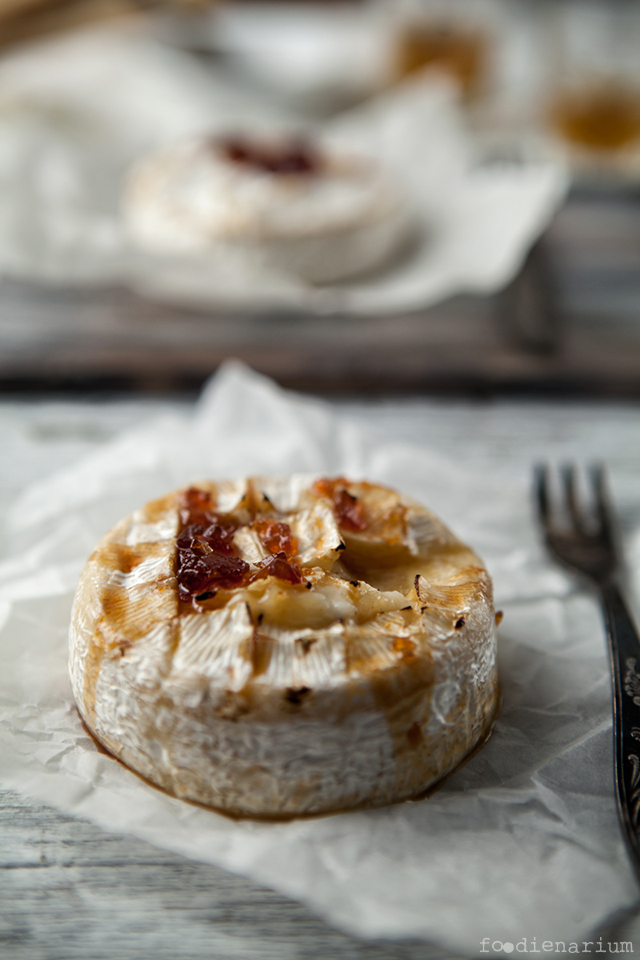 baked-camembert-with-original-sauce-4