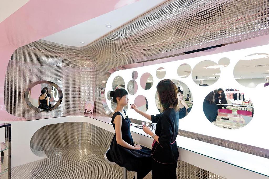 barbies-flagship-store-8