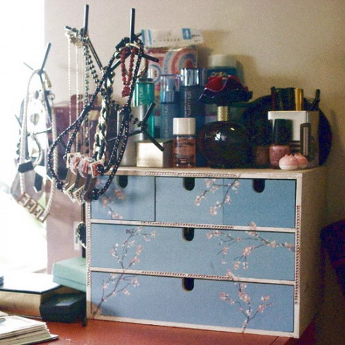 cool-makeup-storage-ideas-19