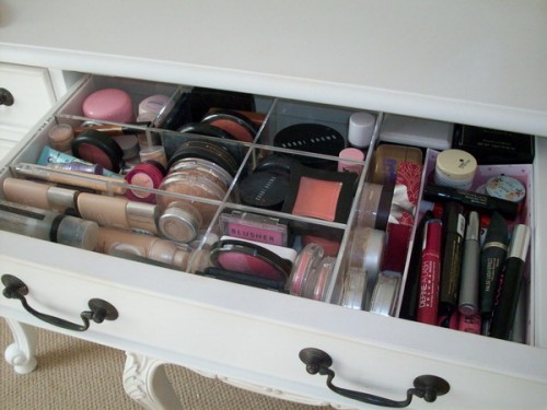 cool-makeup-storage-ideas-22