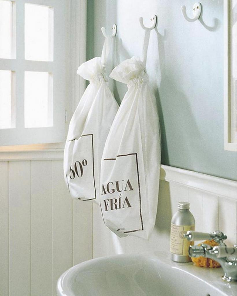 creative-storage-idea-for-a-small-bathroom-9