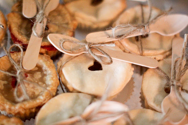 dessert-buffet-table-by-jenny-cookies-4
