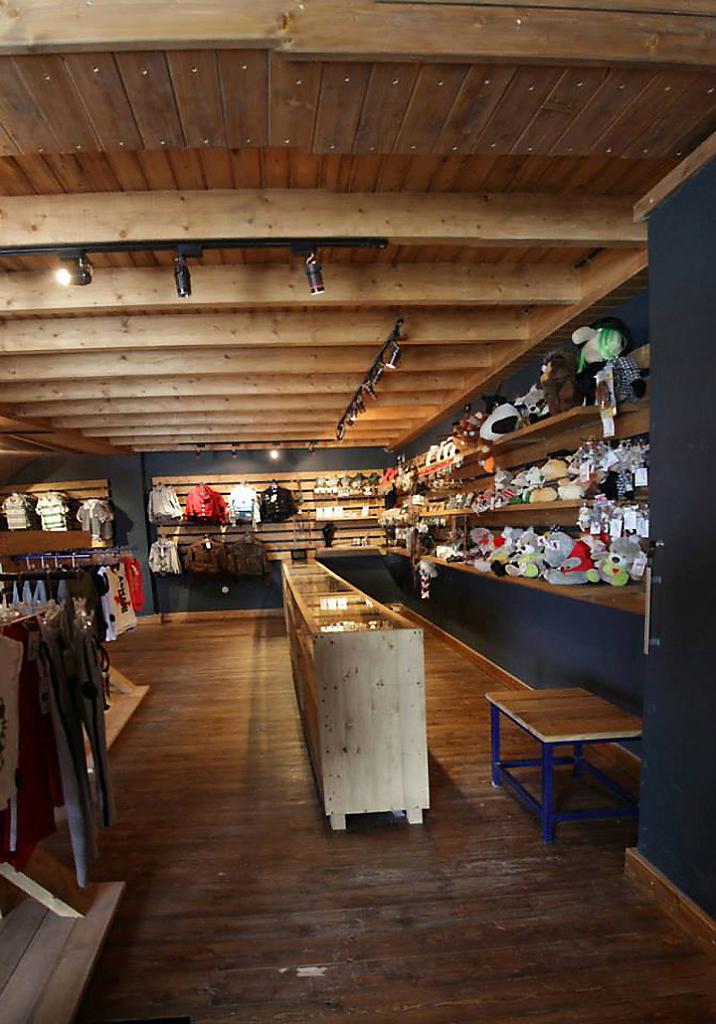 family-center-store-by-ali-alavi-7