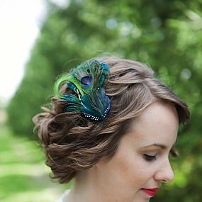 feather-as-decoration-for-the-bride-1
