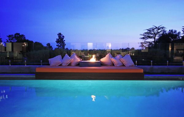 fireplaces-by-the-pool-25