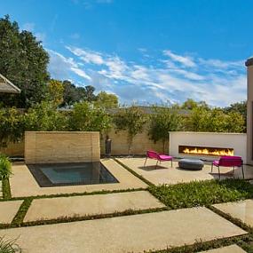 fireplaces-by-the-pool-28
