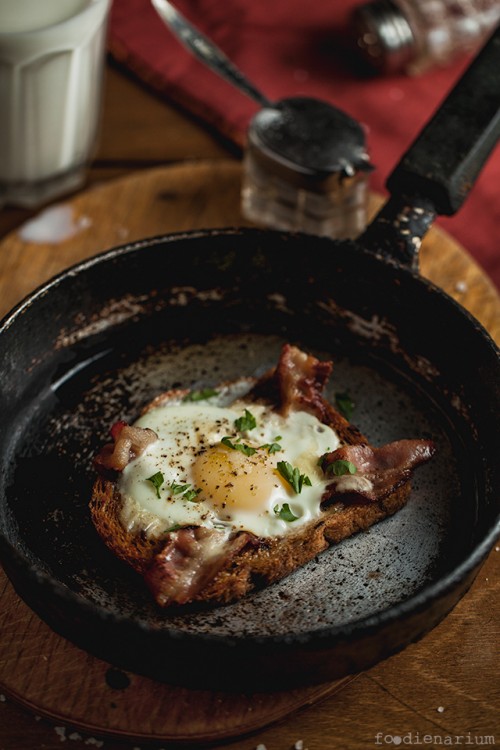 fried-eggs-in-a-basket-1