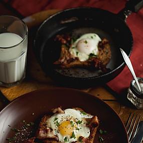 fried-eggs-in-a-basket-2