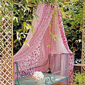 ideas-of-fabric-decor-in-garden-1
