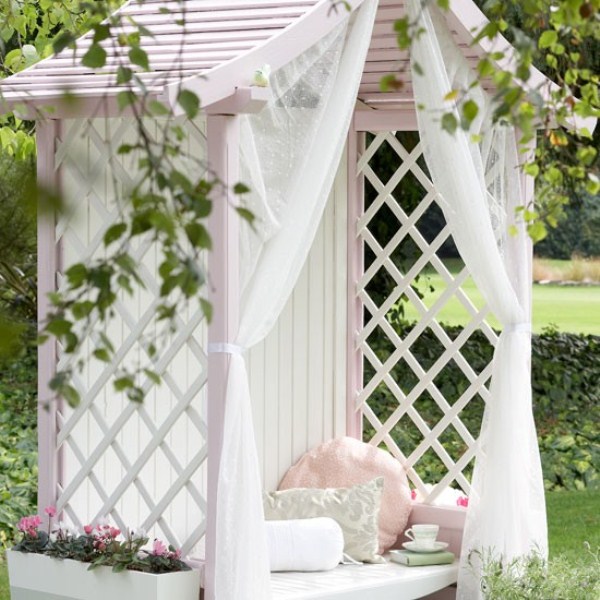 ideas-of-fabric-decor-in-garden-29