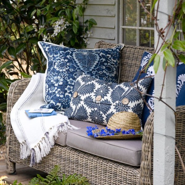 ideas-of-fabric-decor-in-garden-55