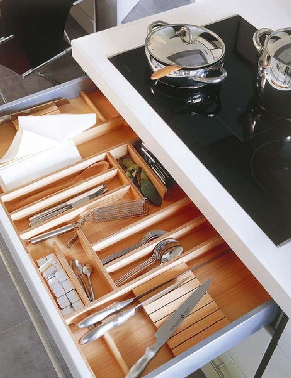 practical-kitchen-drawer-organization-ideas-26