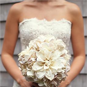 rustic-dahlia-bridal-bouquet