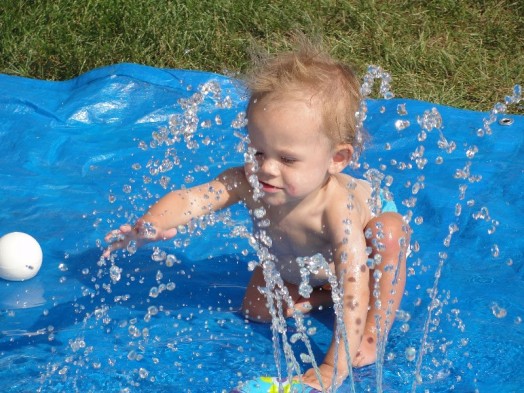 splash-pad-for-your-little-ones-outdoor-swim-party-4