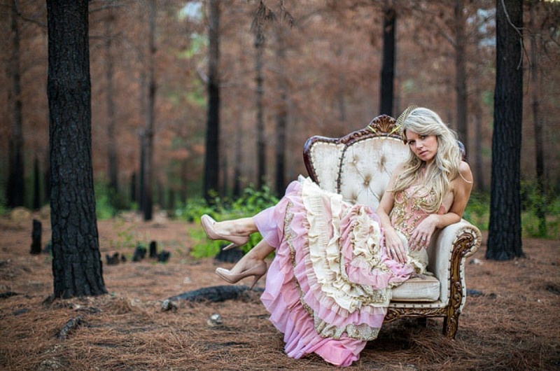 splendid-and-playful-gold-wedding-inspirational-30