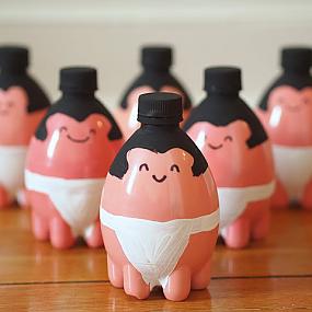 sumo-wrestler-plastic-bottle-bowling-pins-1