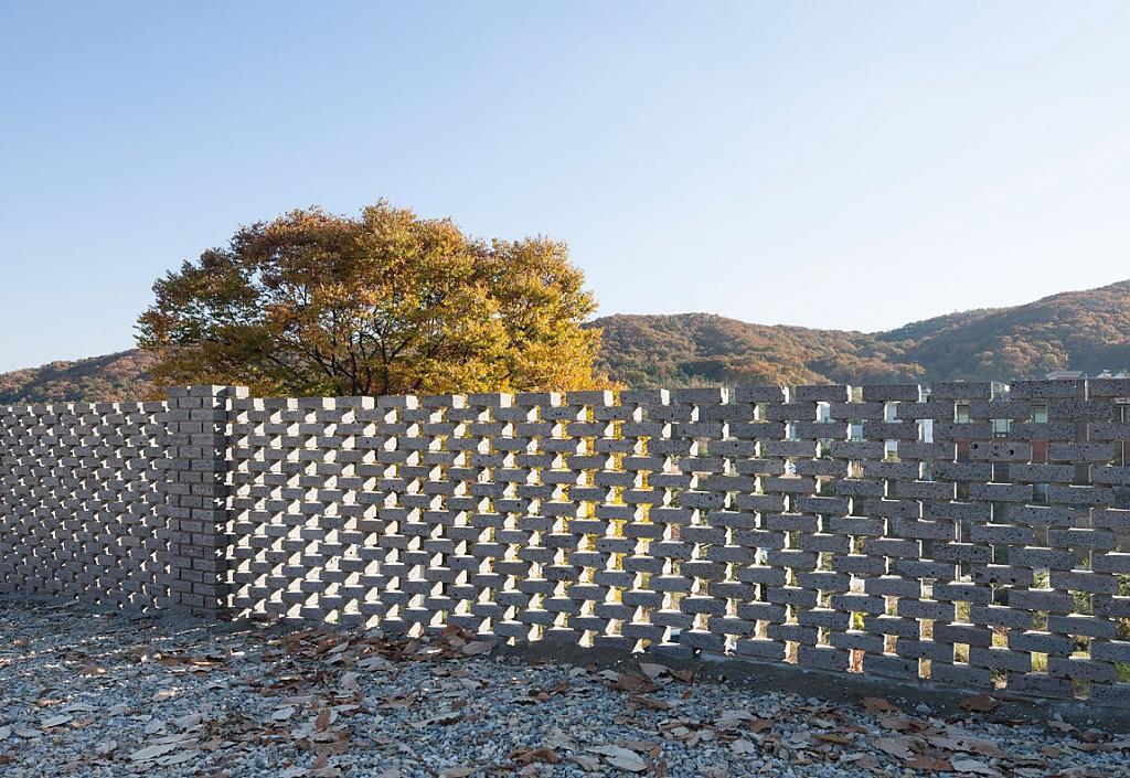 the-curving-house-15