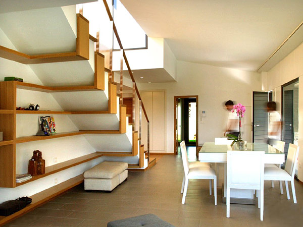 under-stairs-storage-space-and-shelf-ideas-20