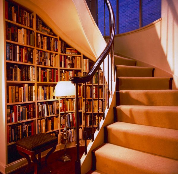 under-stairs-storage-space-and-shelf-ideas-30