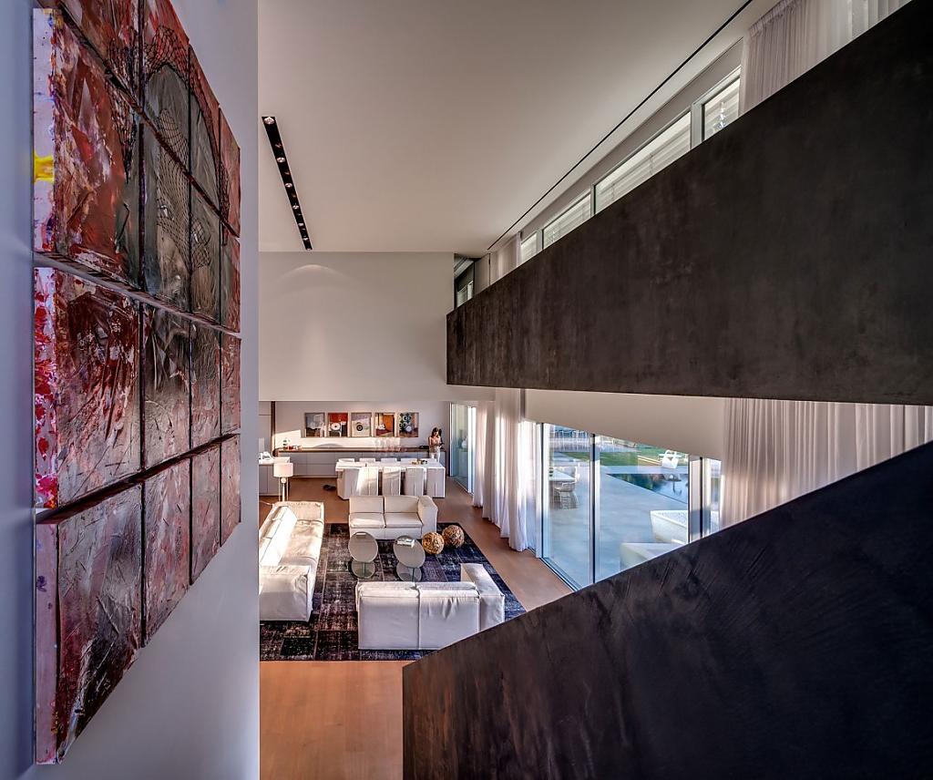 unique-contemporary-villa-11