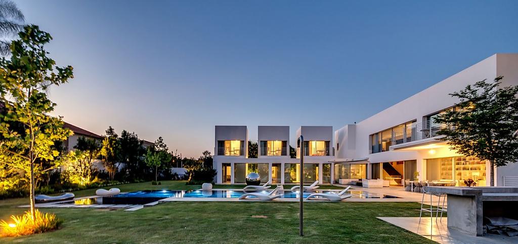 unique-contemporary-villa-28
